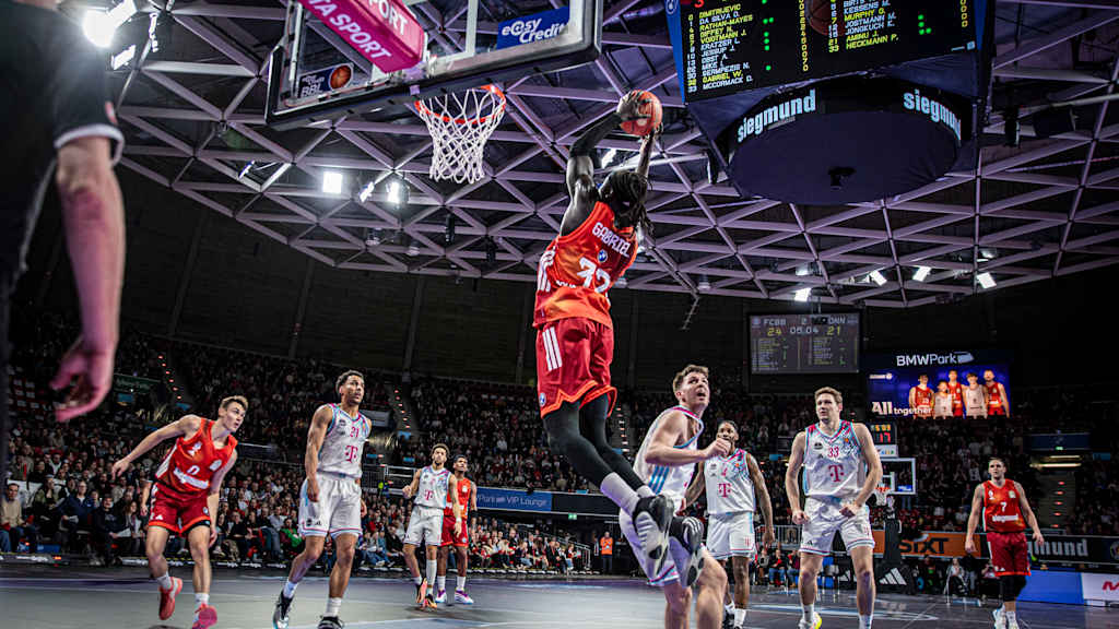 Wenyen Gabriel Dunk