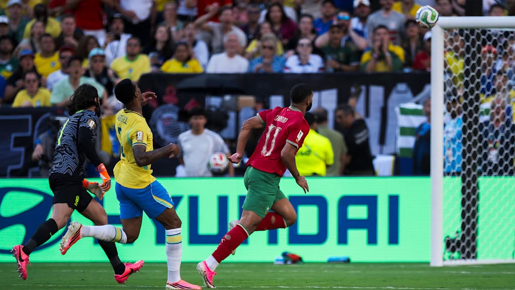 Ismael Saibari trifft zum 1:0 im Spiel zwischen Marokko und Brasilien.