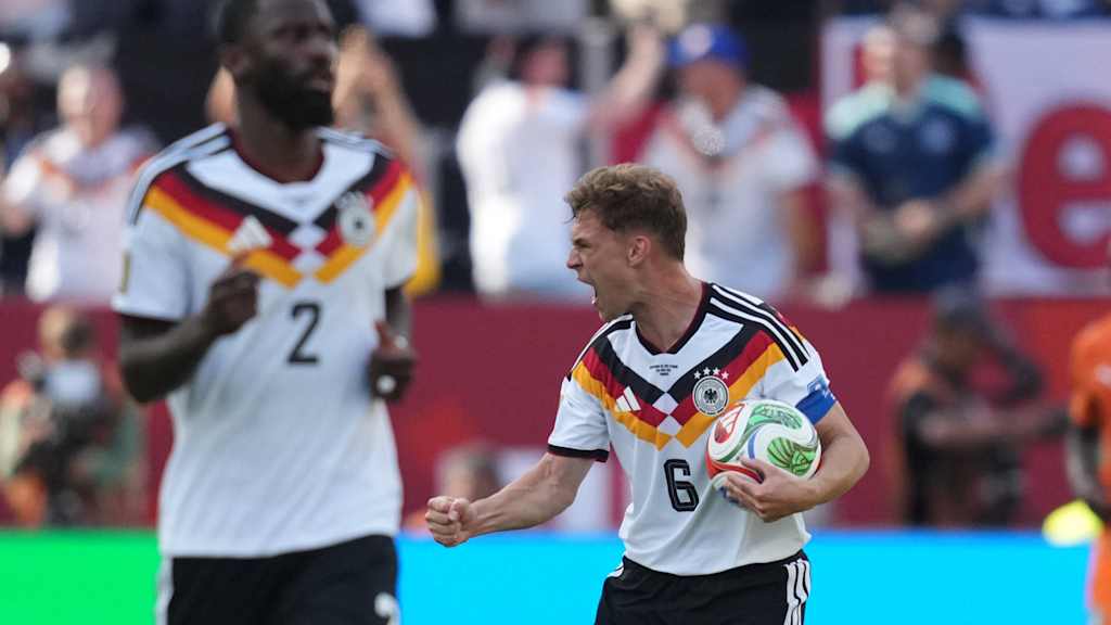 Joshua Kimmich ballt die Faust und jubelt nach dem Sieg gegen die Elfenbeinküste