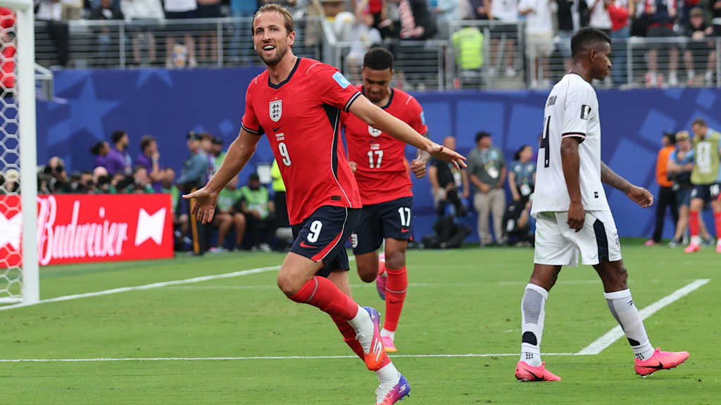 Harry Kane bejubelt mit ausgestreckten Armen seinen Rekordtreffer zum 2:0 über Panama.