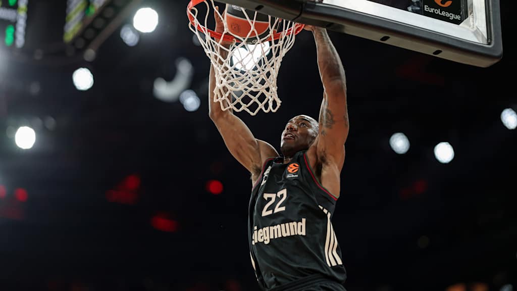 Isiaha Mike Dunk