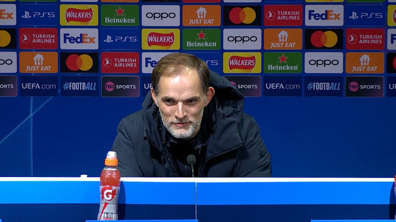 Thomas Tuchel auf der Pressekonferenz des FC Bayern nach dem Champions League-Spiel bei Manchester United
