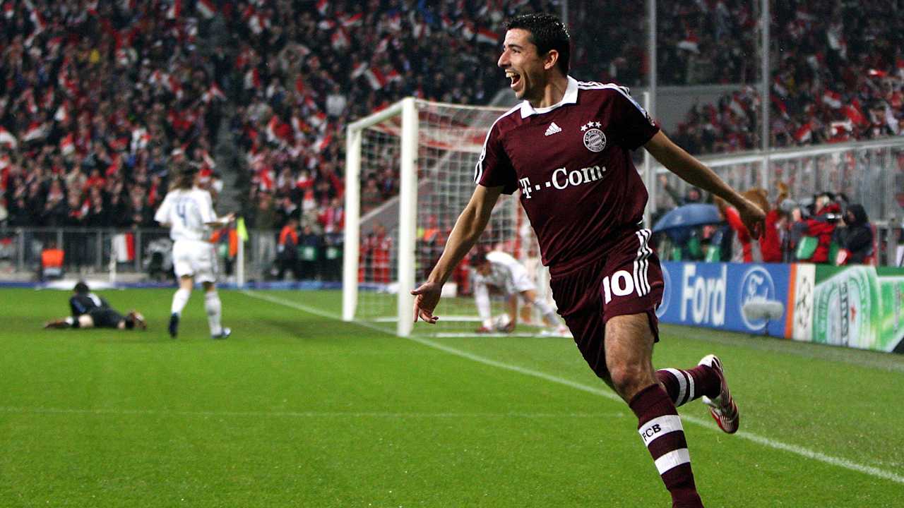 Roy Makaay jubelt nach seinem Tor nach 10,12 Sekunden in der Champions League-Partie FC Bayern gegen Real Madrid.