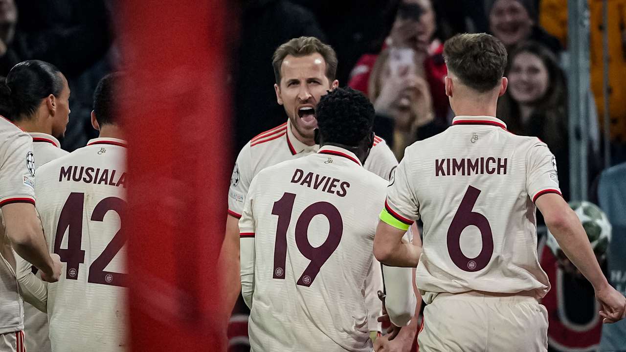 Harry Kane jubelt, nachdem er das FC Bayern Tor des Monats März 2025 erzielt hat.