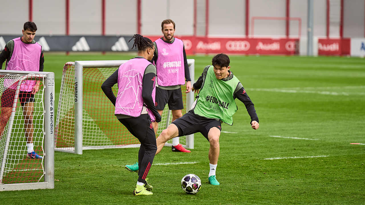 Minjae Kim Michael Olise entrenamiento FC Bayern Champions League Bergamo