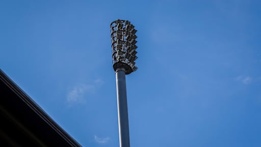 Flutlichtmast im Grünwalder Stadion