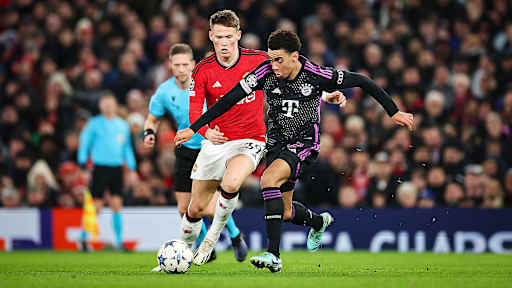 Szene der Partie Manchester United - FC Bayern in der Champions League