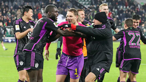 Jubel mit Thomas Müller vom FC Bayern