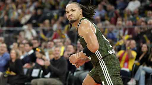 EuroLeague top scorer Carsen Edwards aims to lead Bayern Munich to their tenth victory of the season.