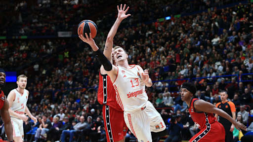 Nel primo incontro a Milano, il Bayern, guidato da Andreas Obst, ha vinto di misura con un punteggio di 79-78.