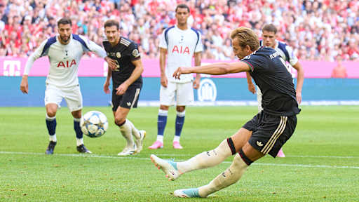 Harry Kane verschießt einen Elfmeter im Testspiel des FC Bayern gegen Tottenham Hotspur.