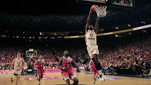Isiaha Mike Dunk