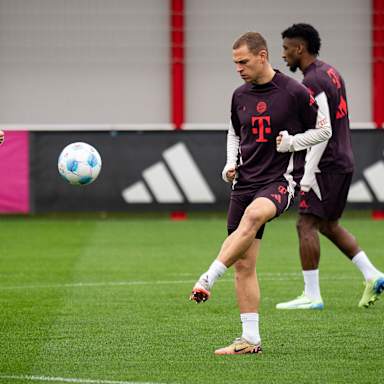 FC Bayern Munich training ahead of the match at FC St. Pauli