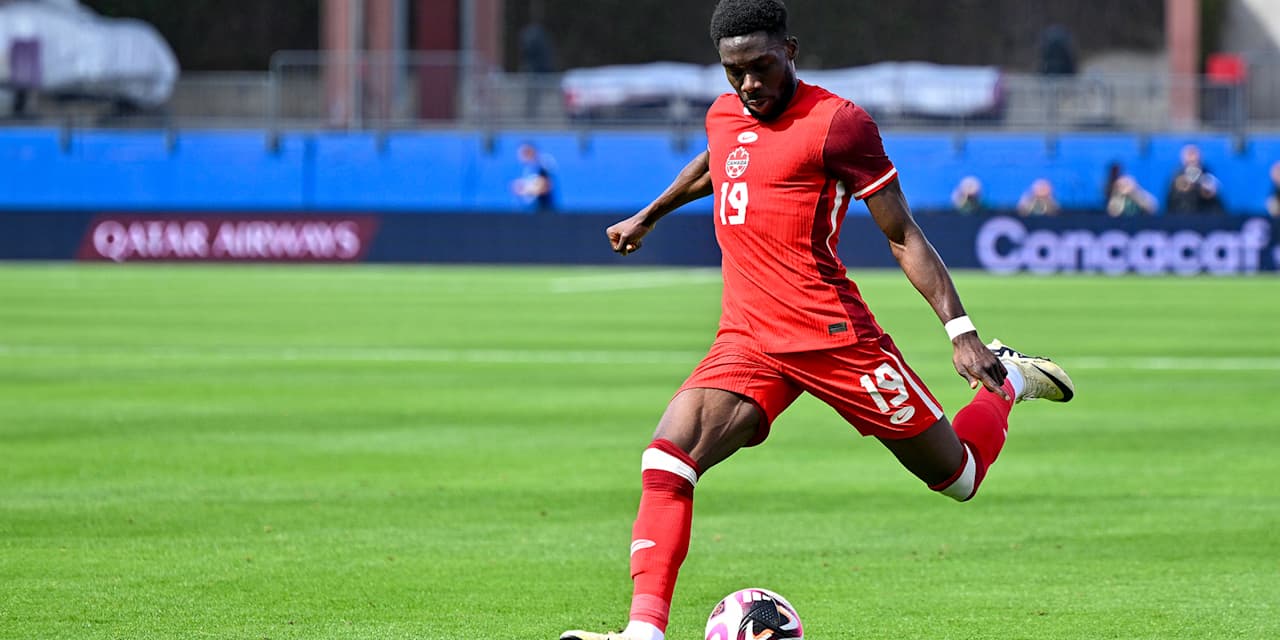 FC Bayerns Alphonso Davies im Trikot von Kanada