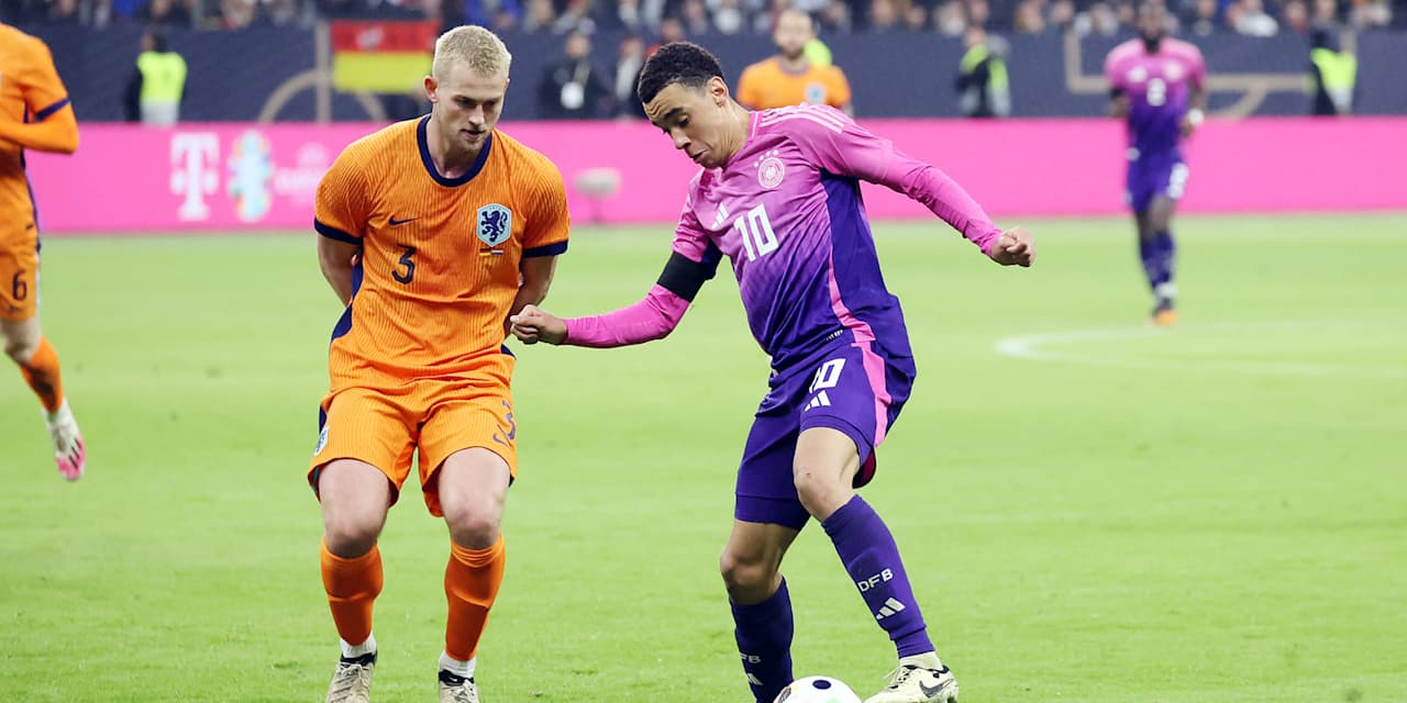 Jamal Musiala und Matthijs de Ligt beim Spiel zwischen Deutschland und Niederlande
