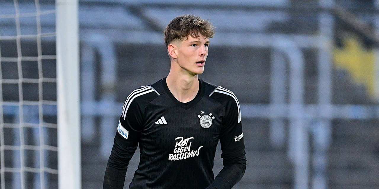 Torwart Tom Hülsmann im Spiel der FC Bayern Amateure