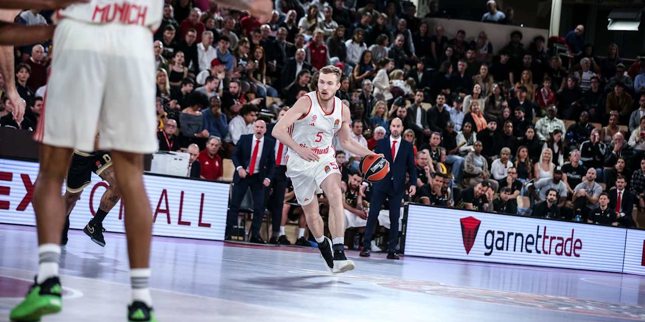 Niels Giffey e l'FC Bayern Basketball vogliono ottenere la terza vittoria stagionale in trasferta a Milano.