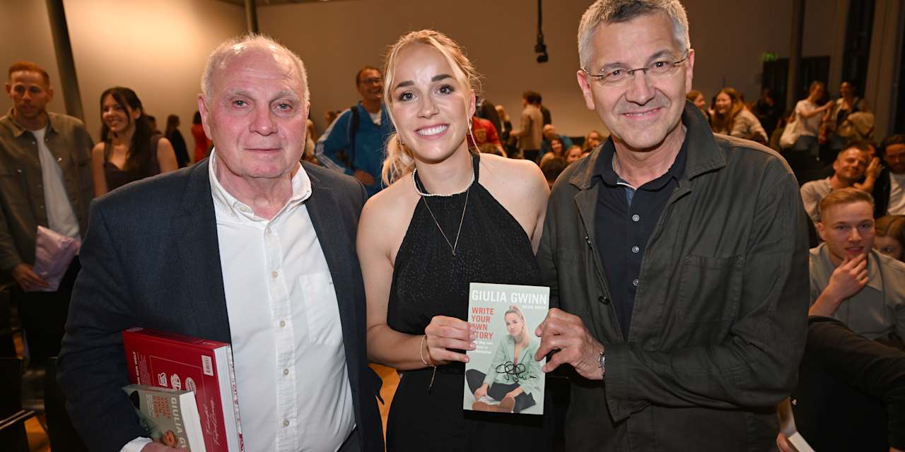 Uli Hoeneß, Giulia Gwinn y Herbert Hainer (de izquierda a derecha) en la presentación del libro.