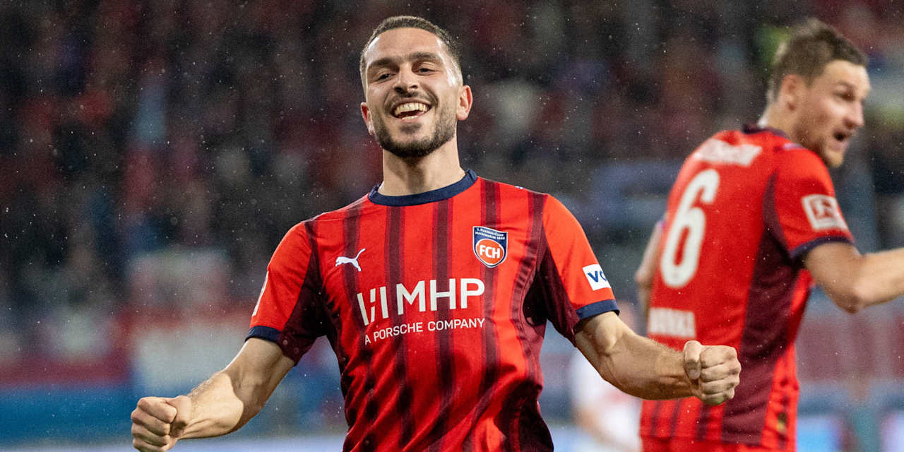 Arijon Ibrahimović jubelt mit geballten Fäusten.