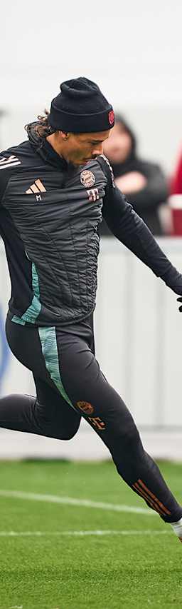 Photos from FC Bayern's open training session