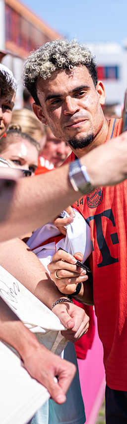 Die Spieler des FC Bayern beim öffentlichen Training am Samstag an der Säbener Straße.