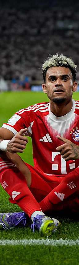 Luis Díaz beim Torjubel nach seinem Treffer zum 2:0 ein während des Franz Beckenbauer-Supercup zwischen dem VfB Stuttgart und dem FC Bayern
