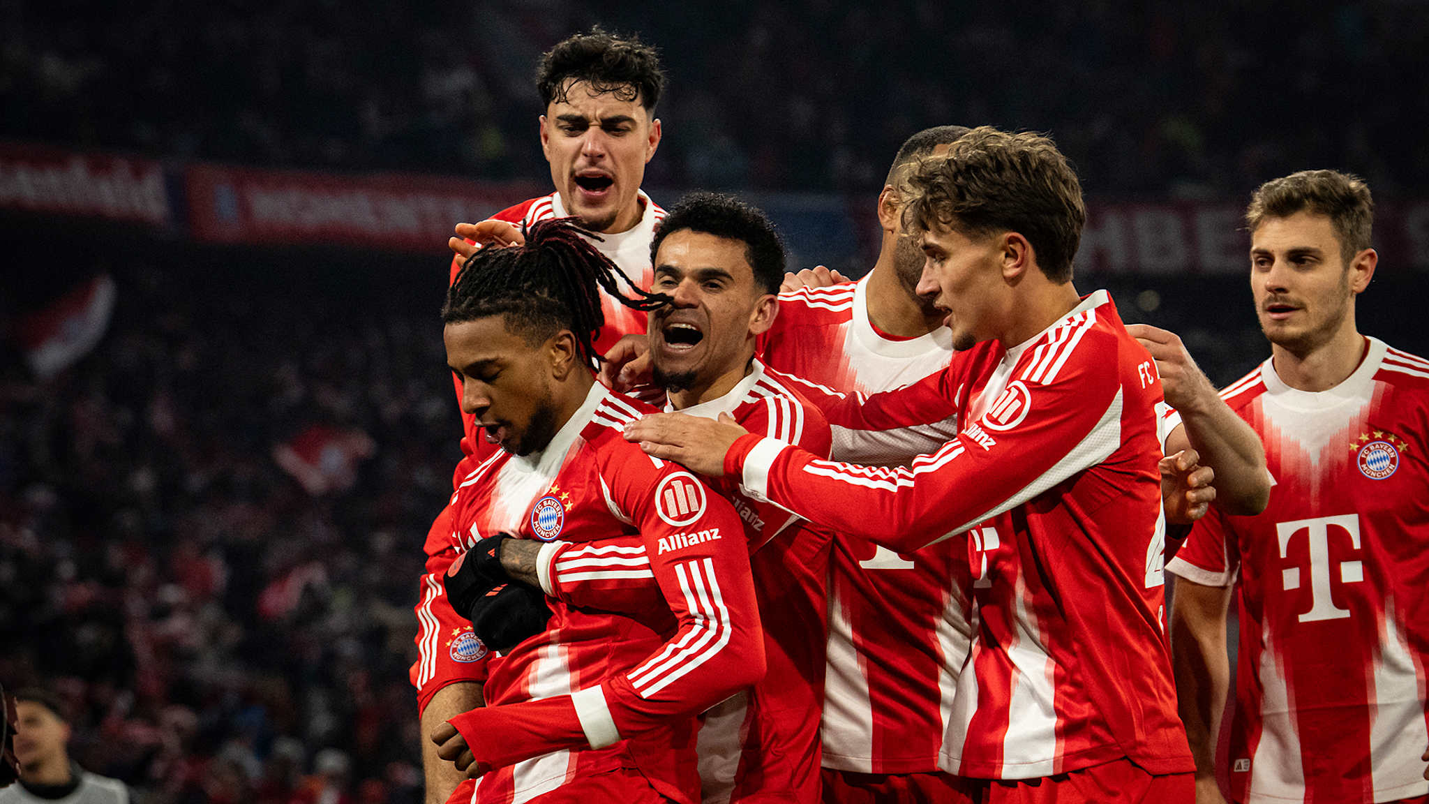 Olise and Kane sparkles as Bayern fire eight past Wolfsburg