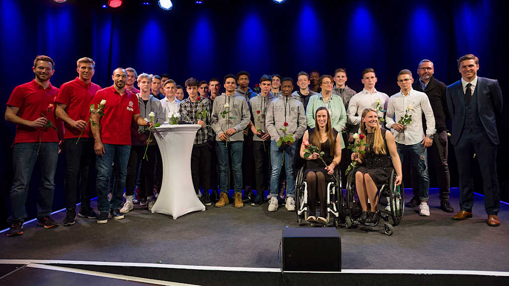 09-ehrung_fcb_220318