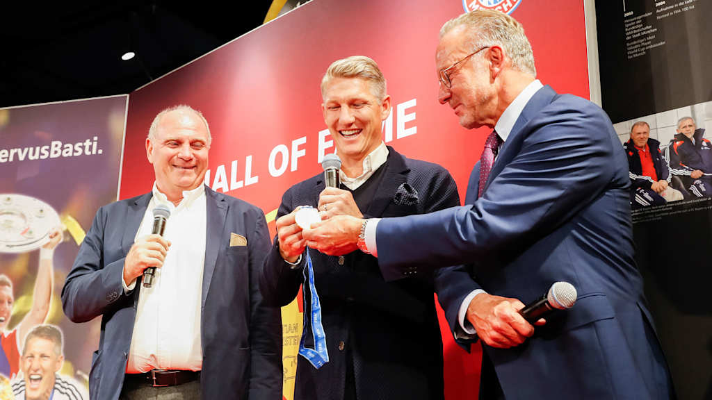 schweinsteiger_19_don_270818