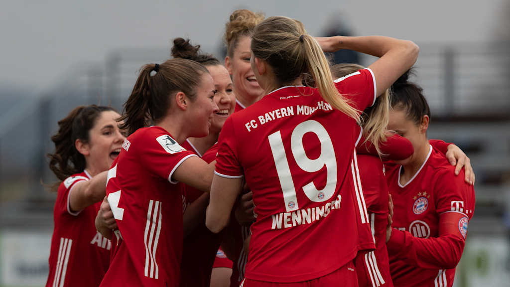 Frauen_Sand_FCB_4_201220