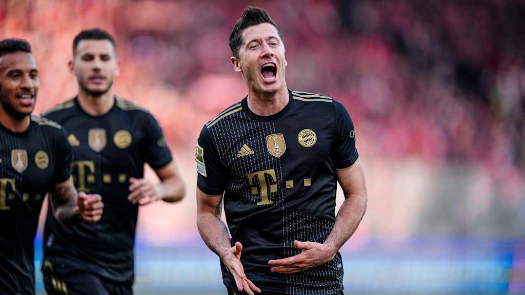 211030_Lewandowski_FCUFCB_DON