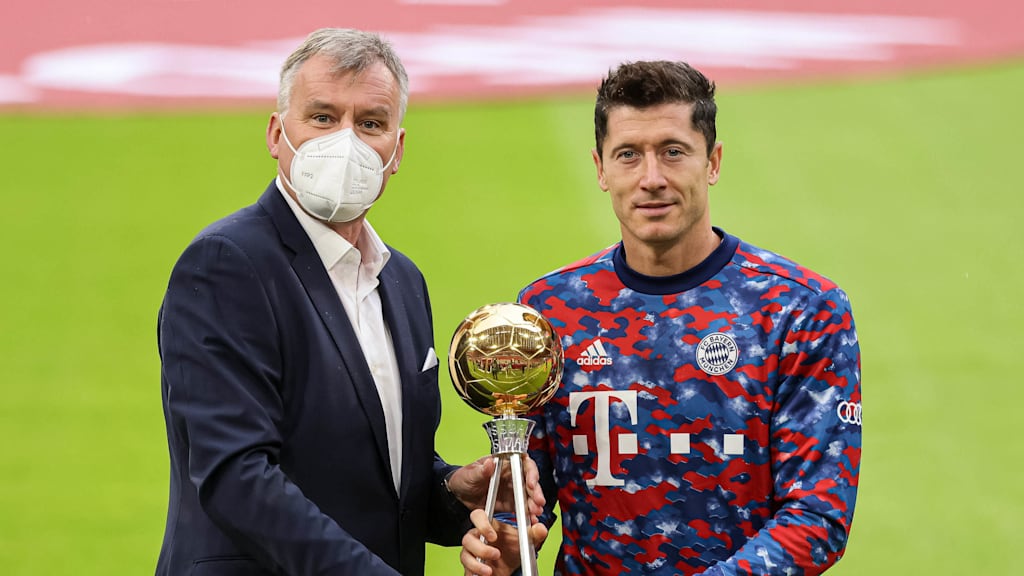 Warum Bekommen Fußballer O Beine 9 highlights! Why Lewandowski is the best No. 9 in the world