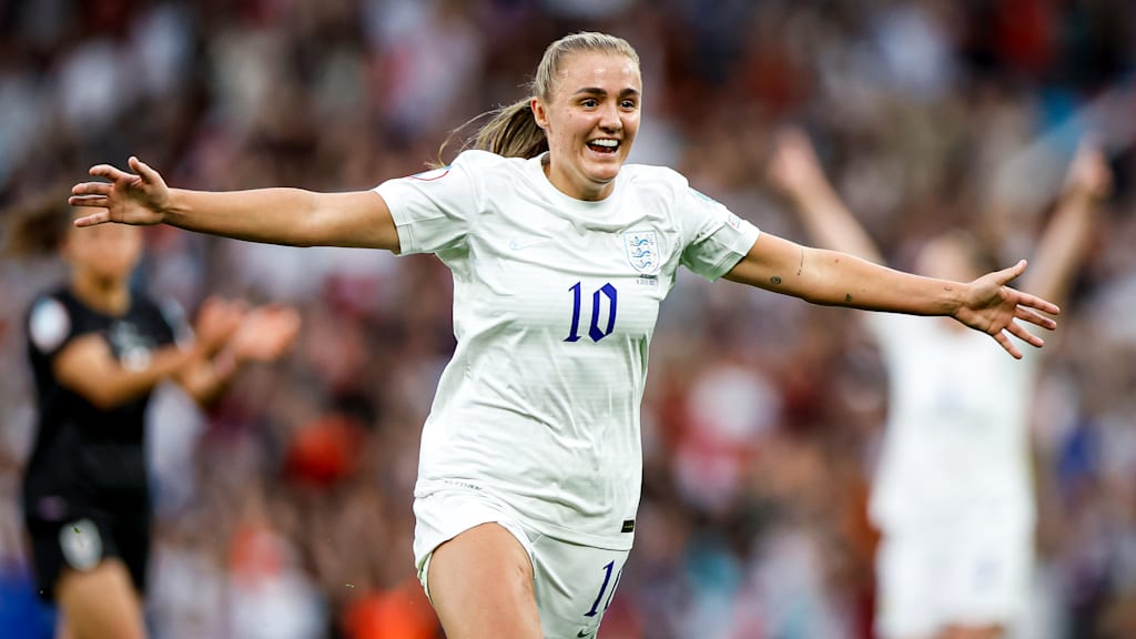 Georgia Stanway bejubelt den Sieg mit England gegen Österreich.