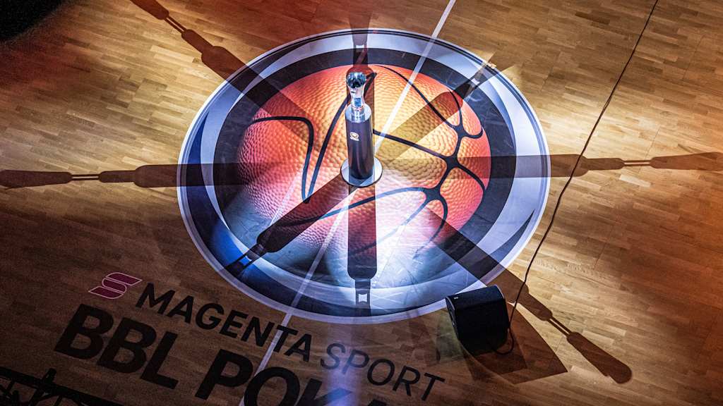 Der Magenta Sport BBL-Pokal ist das Objekt der Begierde für den FC Bayern Basketball.