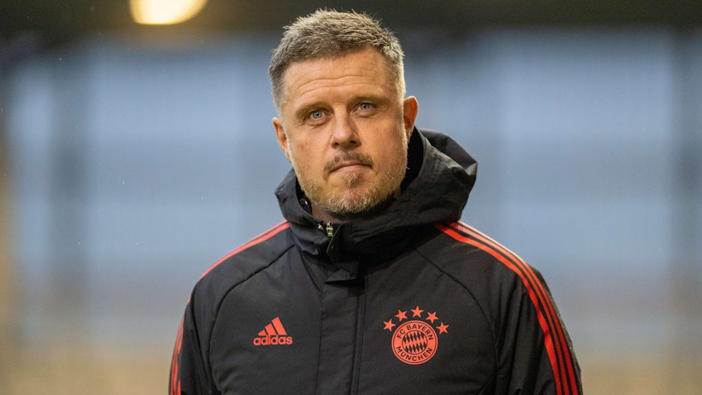 Cheftrainer Alexander Straus FC Bayern Frauen