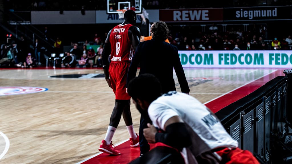 Othello Hunter had to be substituted against Milan due to injury.