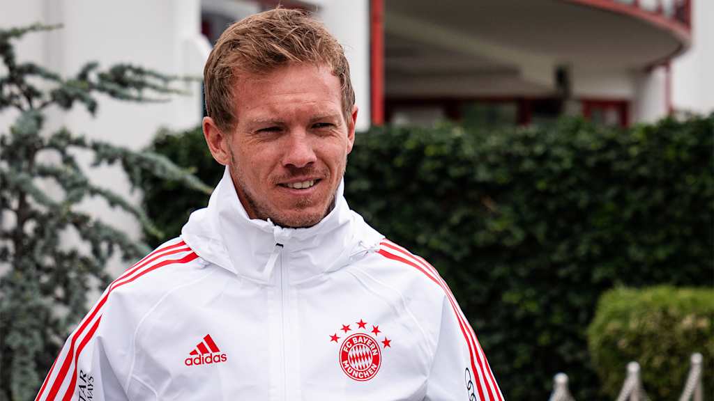 Julian Nagelsmann observa al FC Bayern World Squad