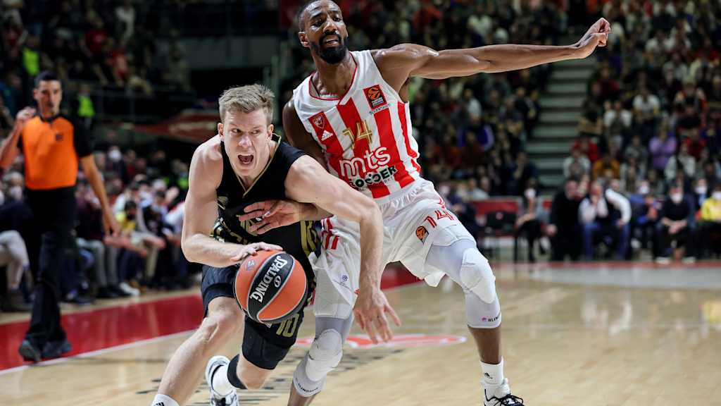 With Ognjen Jaramaz & Vladimir Lucic two Serbian European Championship players are in the FCBB squad for the game at Red Star Belgrade. (c) Stefanovic