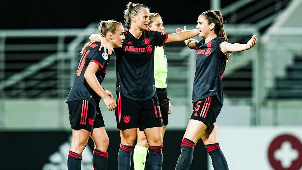 FC Bayern Frauen, Klara Bühl, Georgia Stanway, Sarah Zadrazil, Jubel