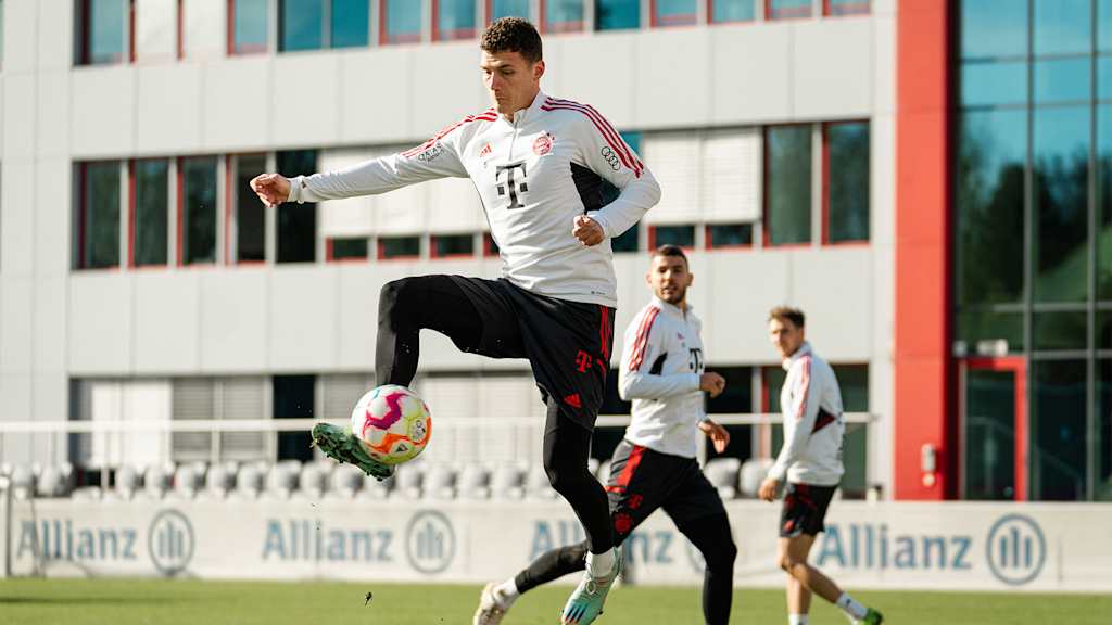 Pavard FC Bayern Training