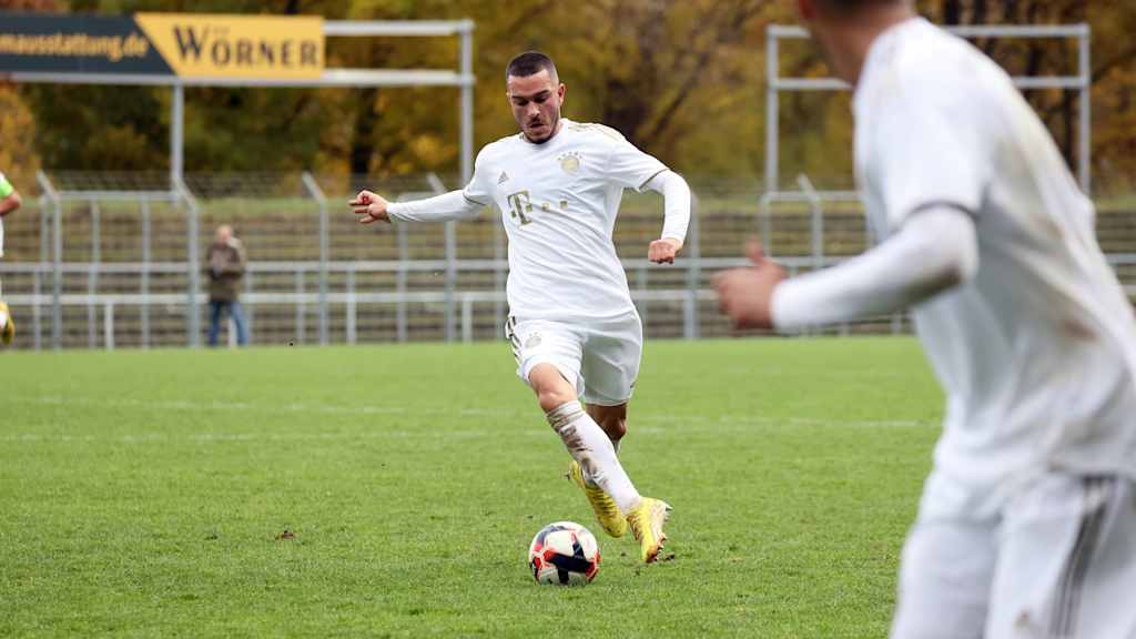 Arijon Ibrahimovic von der U19 des FC Bayern.