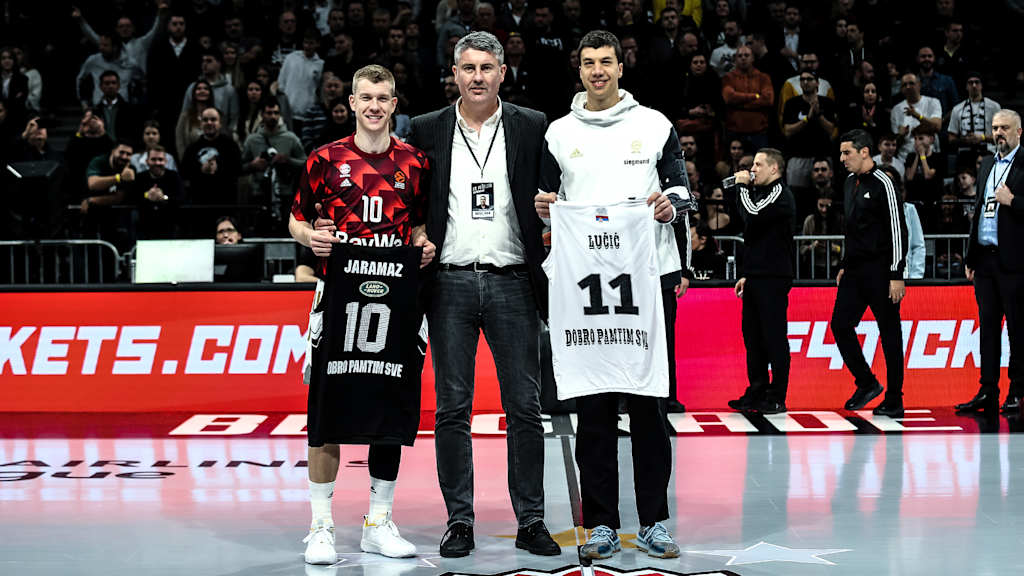 Jaramaz (left) and Lucic (right) were honored by their ex-club before the game.