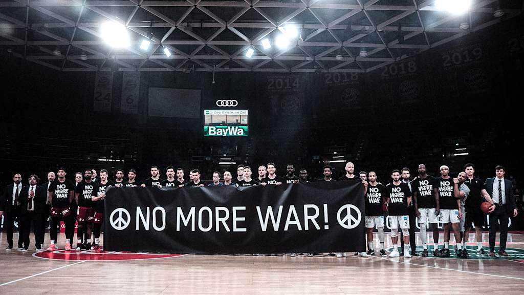 „No more war" - mehr muss nicht mehr geschrieben werden.