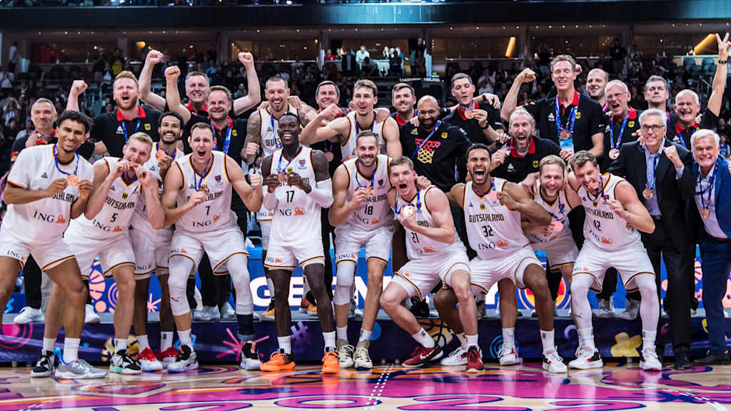 18 Tage voller Spannung und Werbung für den besten Hallensport werden mit der Bronze-Medaille für die DBB-Auswahl gekrönt.