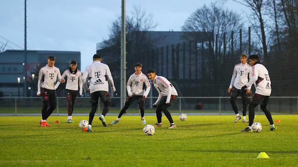 230105_U19Training_FCB