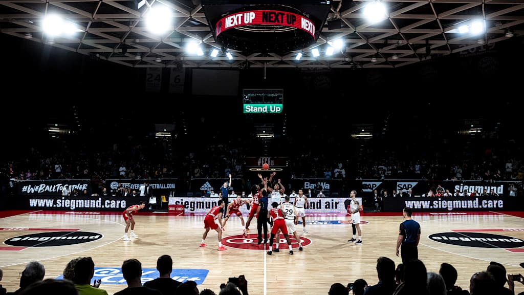 In October, in the first game of BBL season, the FCBB won beat the Saxons 88-74 at the Audi Dome