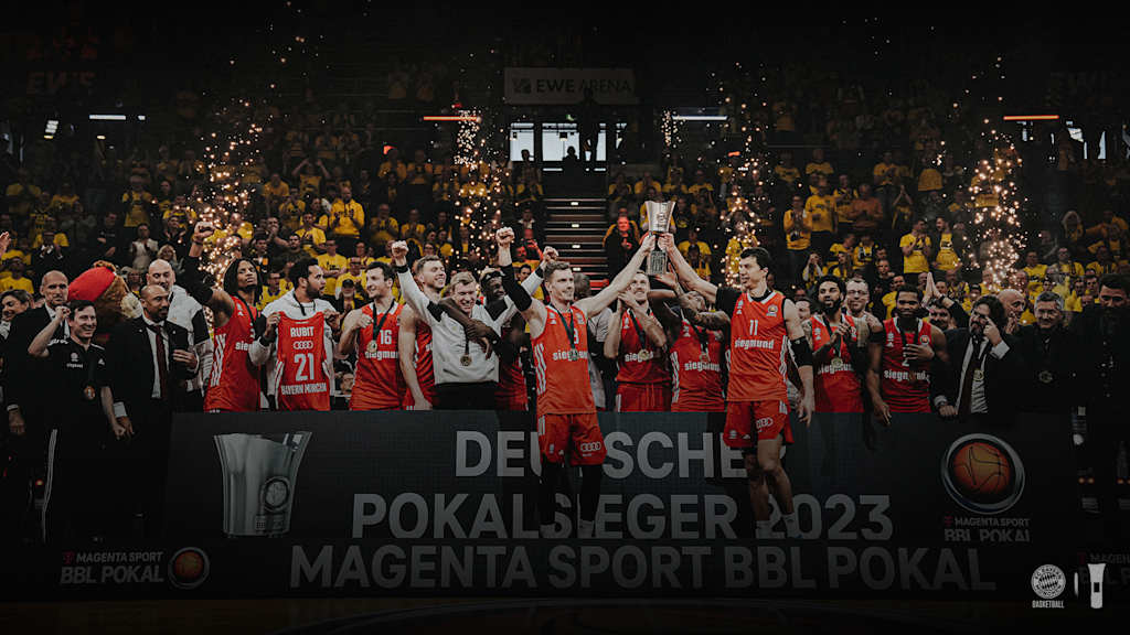 20230220_Team_Pokaluebergabe