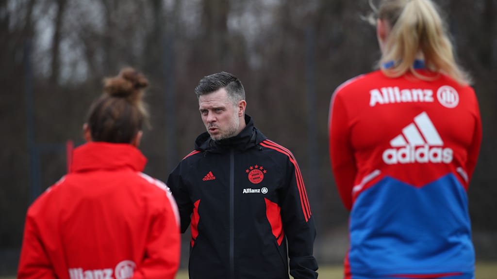 FC Bayern Women, Alexander Straus