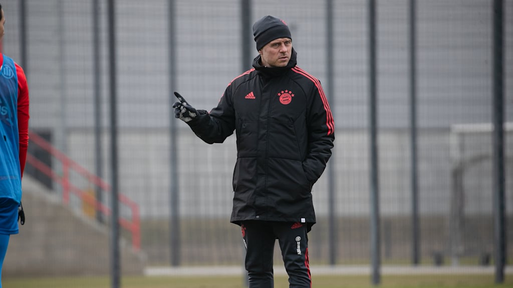 FC Bayern Frauen, Alexander Straus