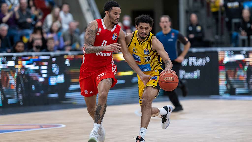 Nick Weiler-Babb will have a task vs Prentiss Hubb